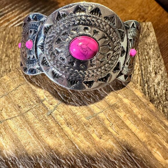 Vintage Bohemian Southwest Cowgirl Cuff Bracelet with Pink Gemstone, Gift-Ready - Picture 6 of 8